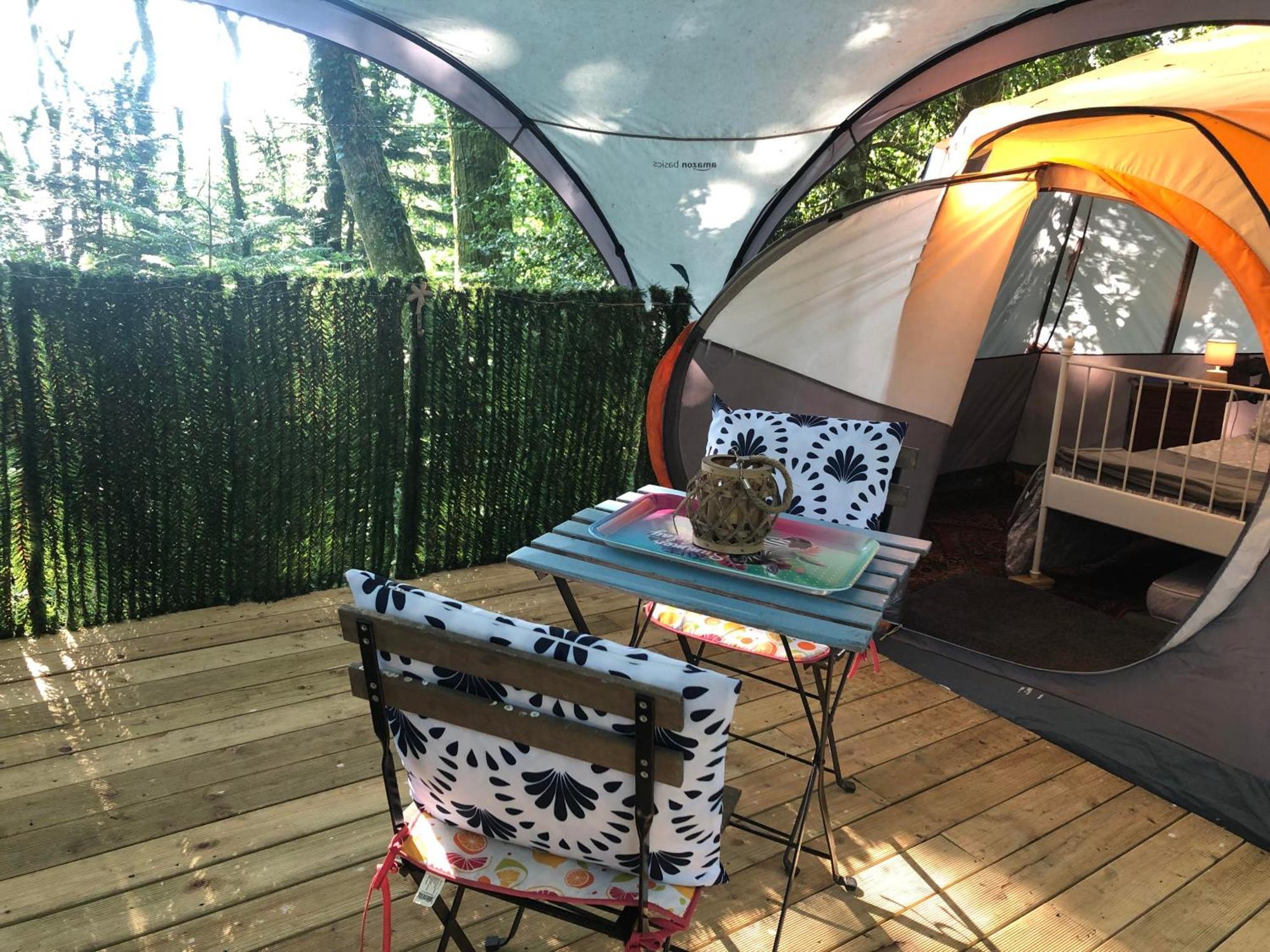 Camping Au Lac Du Drennec Glamping Tent Commana Exteriér fotografie